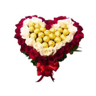 Arreglo de Corazón de Rosas Rojas, Blancas y Chocolates