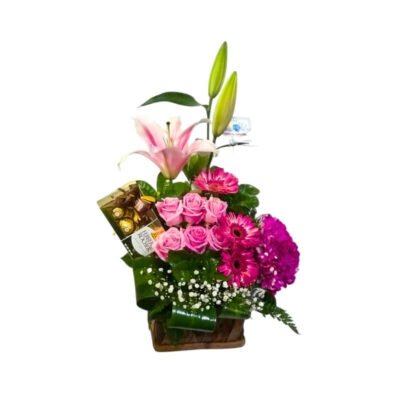 Arreglo Primavera Romántico con Lirios, Gerberas y Chocolates