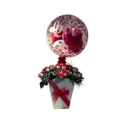 Arreglo de Rosas en Base Alta con Globo Burbuja Love