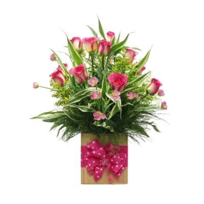Arreglo de Rosas Rosadas en Cubo de Madera