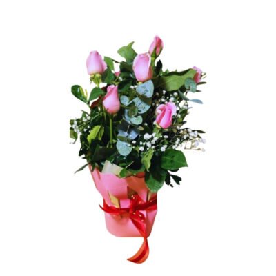 Arreglo de Rosas Rosadas en Envoltura Pastel