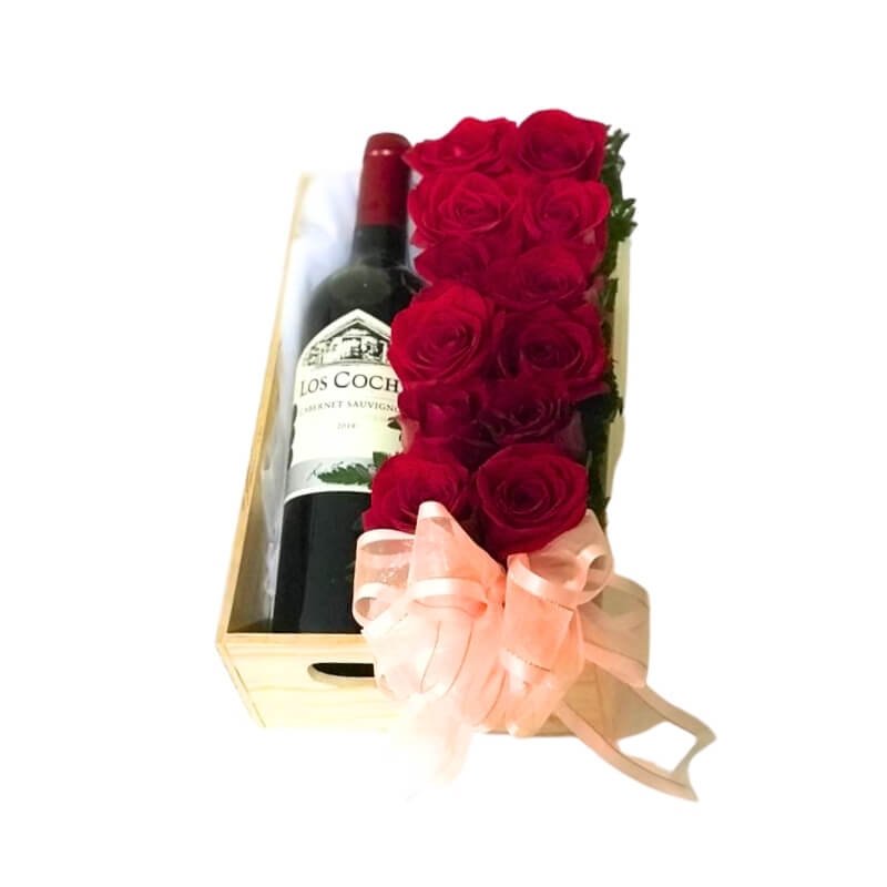 Arreglo de Rosas Rojas en Caja de Madera con Vino Los Coches