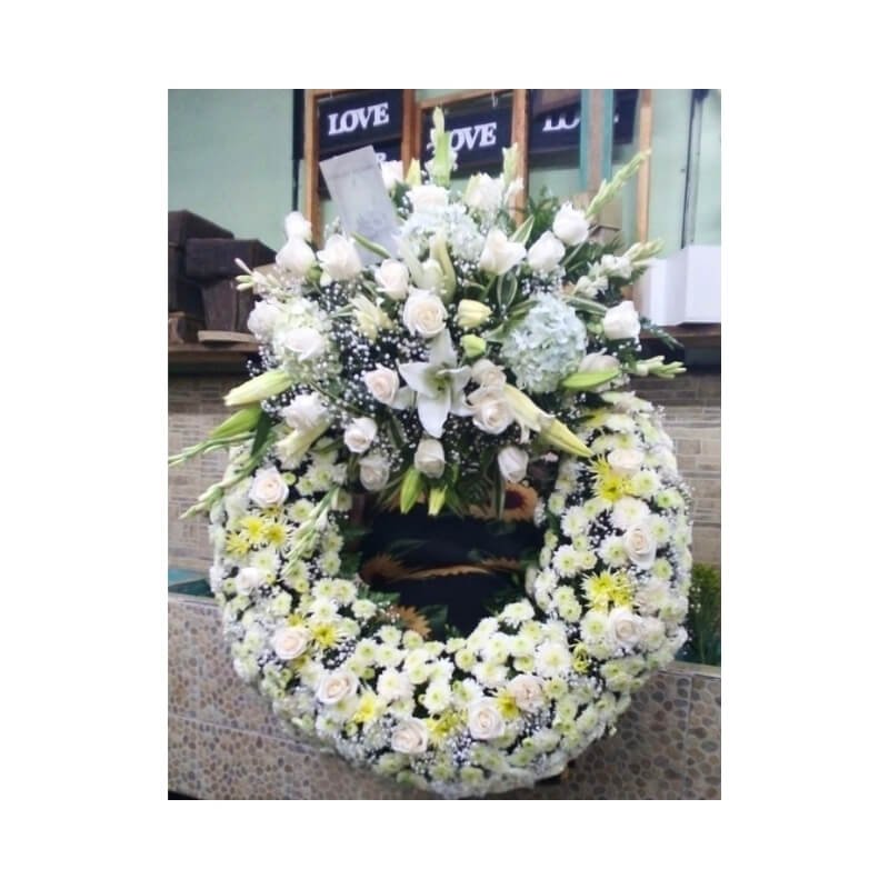 Corona Funeraria Blanca de Lujo con Copete de Lirios