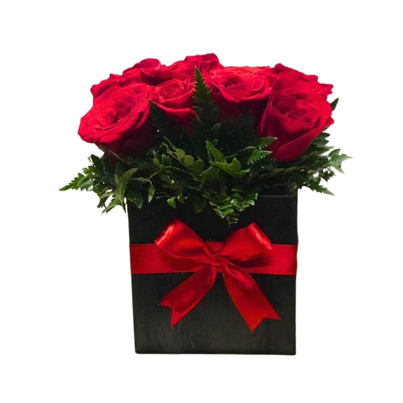Arreglo de Rosas Rojas en Cubo Negro