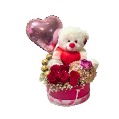 Sombrerera Romántica con Peluche, Chocolates y Globo